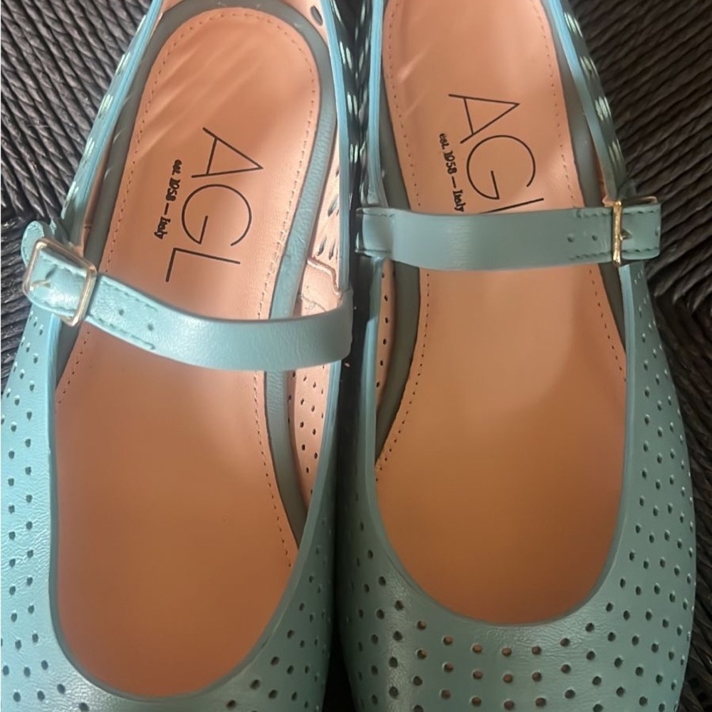 AGL NWT Women's baby blue genuine leather Mary Jane Flats - Picture 4 of 6
